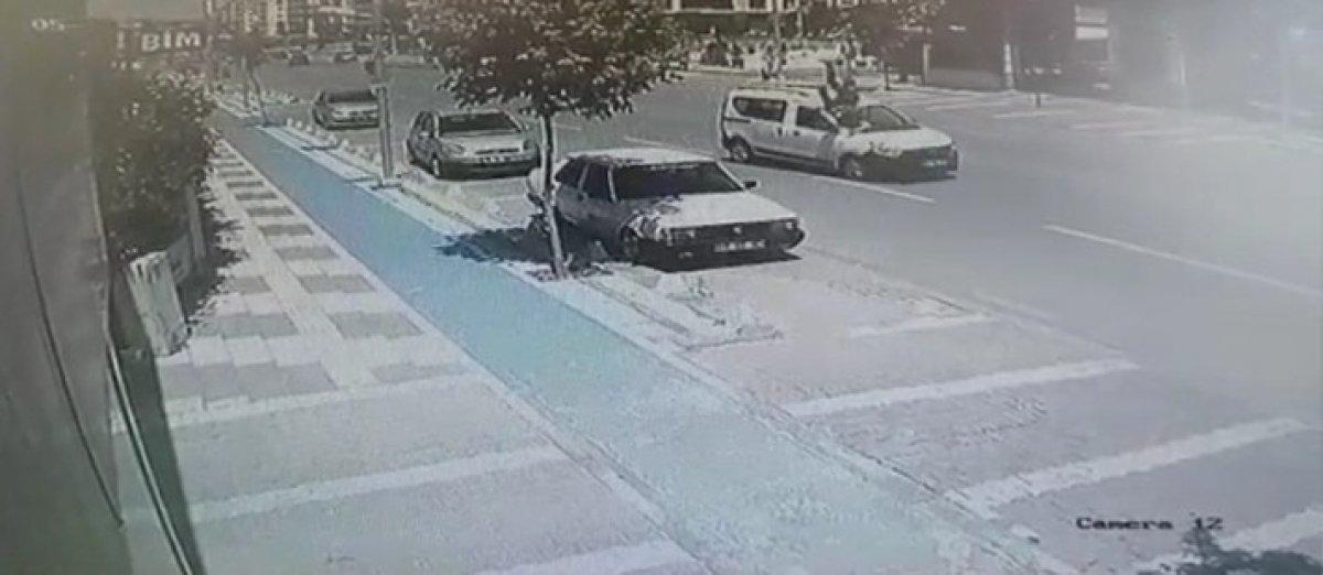 Malatya'da şaşırtan kaza güvenlik kamerasına yansıdı