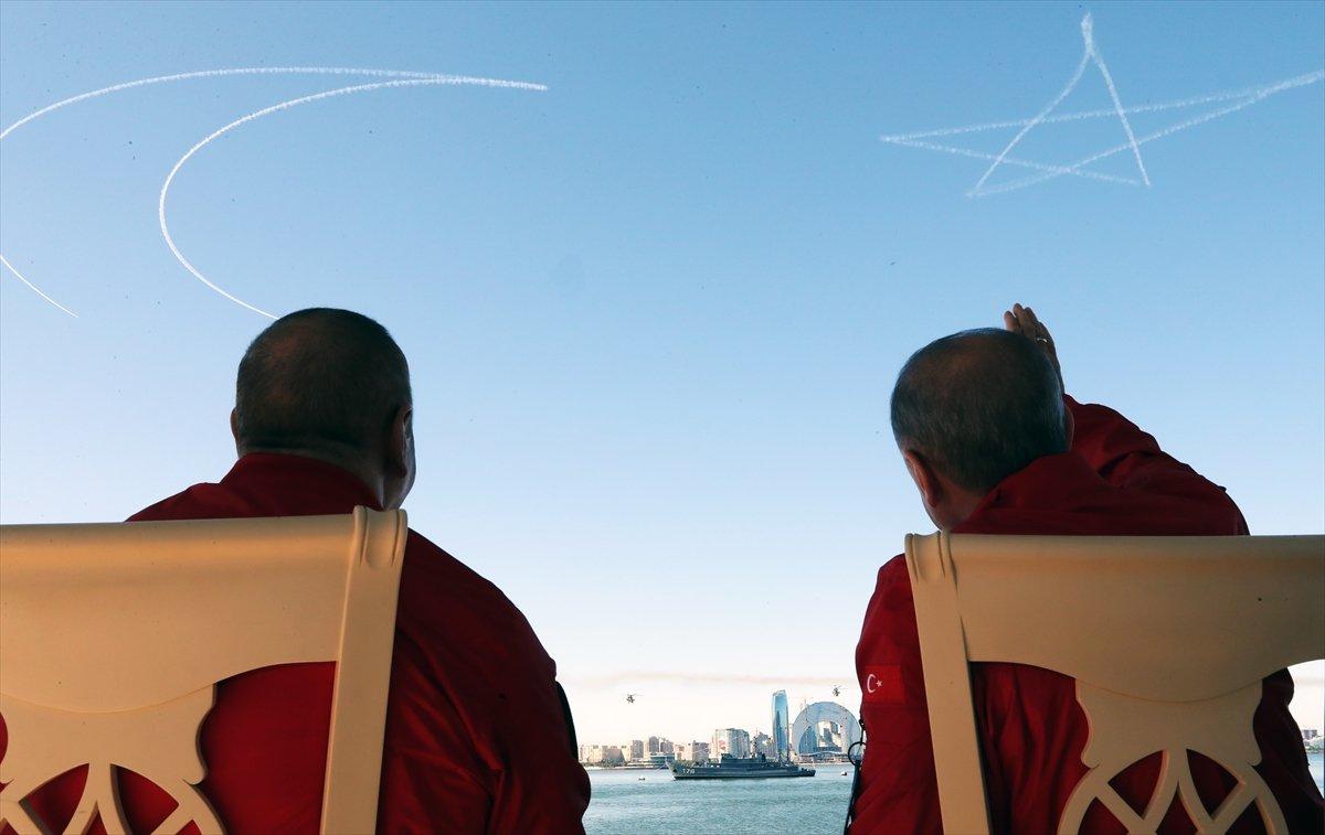 Erdoğan ve Aliyev, Türk Yıldızları ve Solo Türk ekibinin akrobasi gösterisini izledi