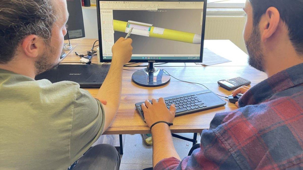 Üniversiteli gençler, ürettikleri roketle ABD'de yarışacak