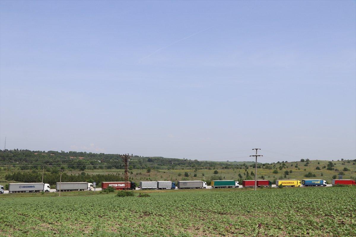 Hamzabeyli Sınır Kapısı'nda 38 kilometrelik tır kuyruğu oluştu