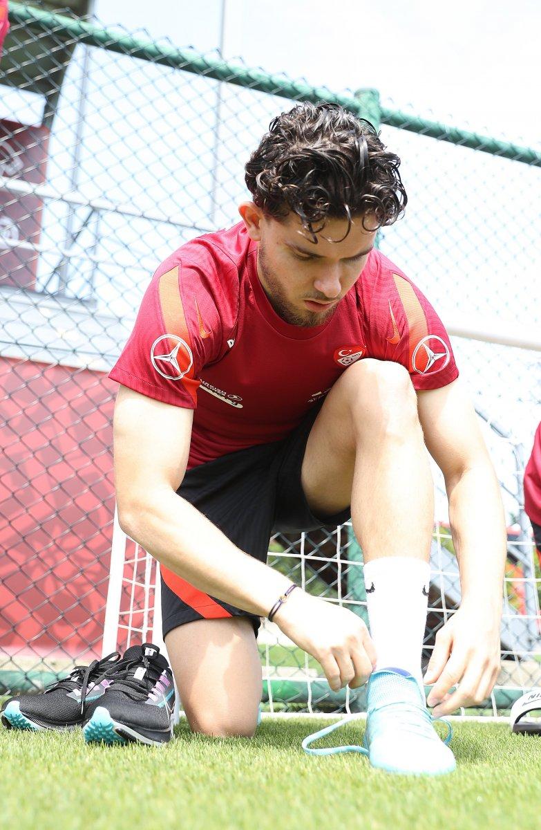 Ferdi Kadıoğlu: Milli Takım'da olduğum için gurur duyuyorum