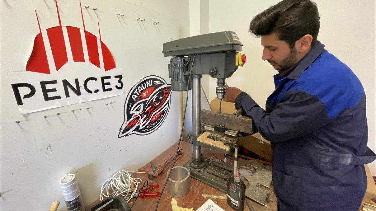 Üniversiteli gençler, ürettikleri roketle ABD'de yarışacak