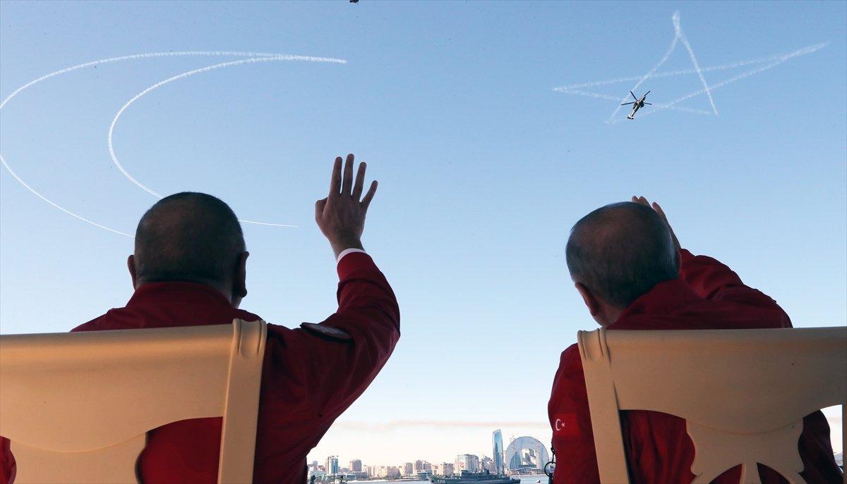 Erdoğan ve Aliyev, Türk Yıldızları ve Solo Türk ekibinin akrobasi gösterisini izledi