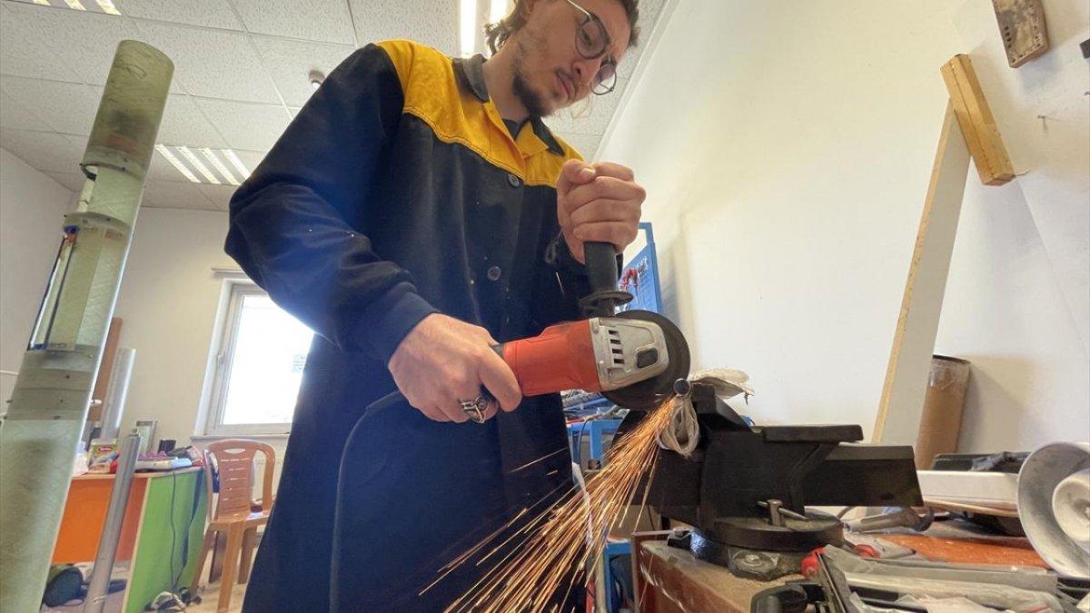 Üniversiteli gençler, ürettikleri roketle ABD'de yarışacak