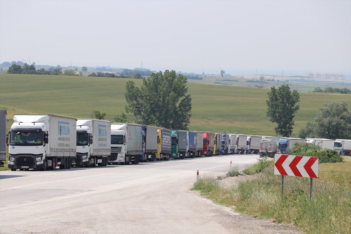 Hamzabeyli Sınır Kapısı'nda 38 kilometrelik tır kuyruğu oluştu