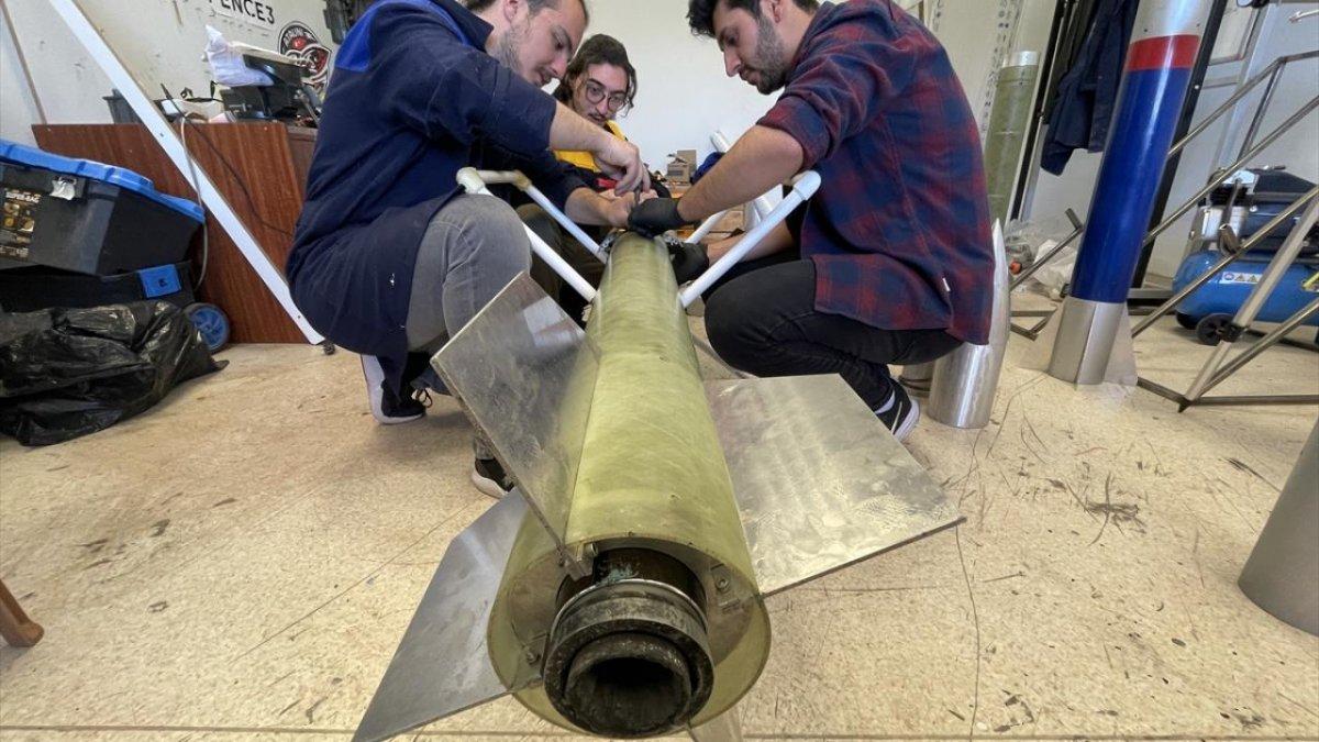 Üniversiteli gençler, ürettikleri roketle ABD'de yarışacak