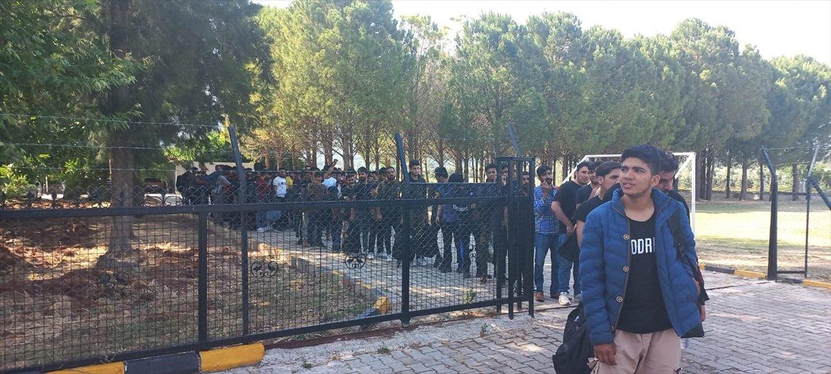 Muğla’da, 35 kaçak göçmen yelkenli teknede yakalandı