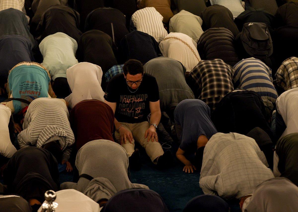 İstanbul'un Fethi'nin 569. yılında gençler, Ayasofya'da namaz kıldı