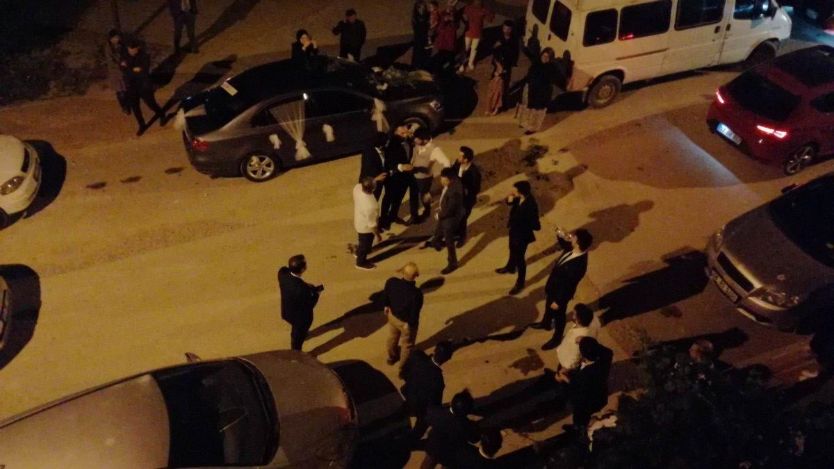 Sinoplu damat evine yumruklara gönderildi