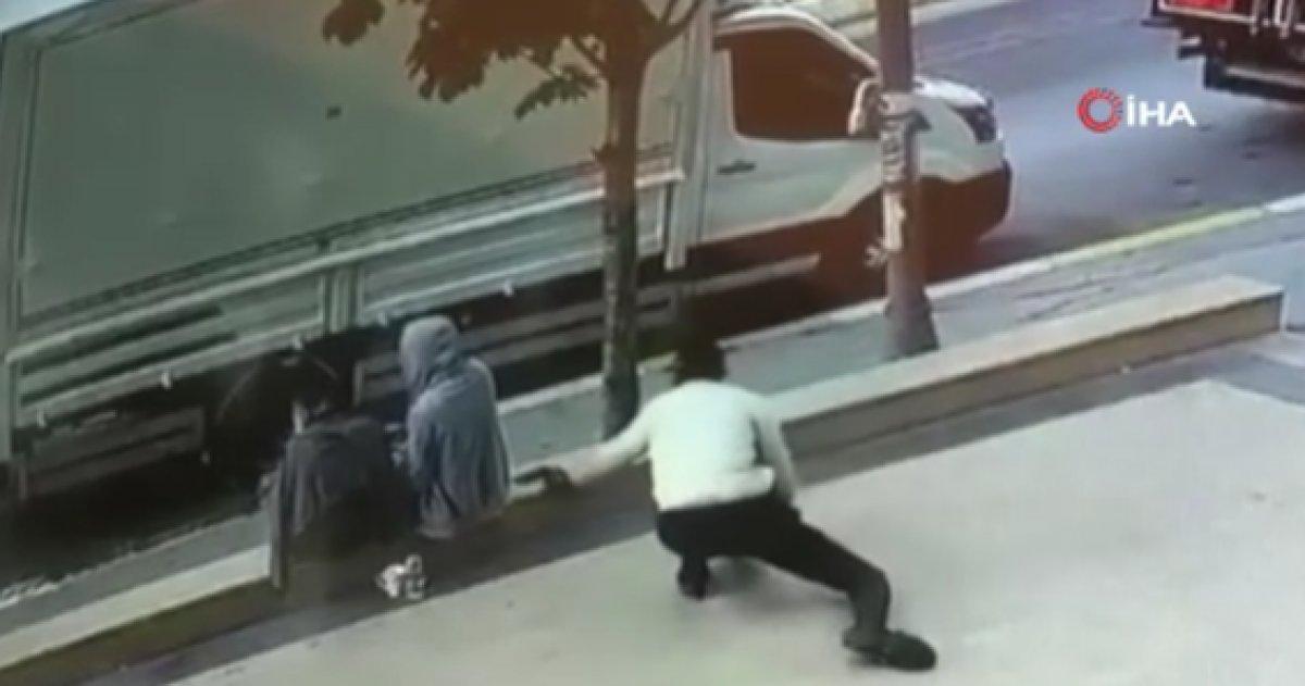 Esenyurt'ta cep telefonu hırsızlığı