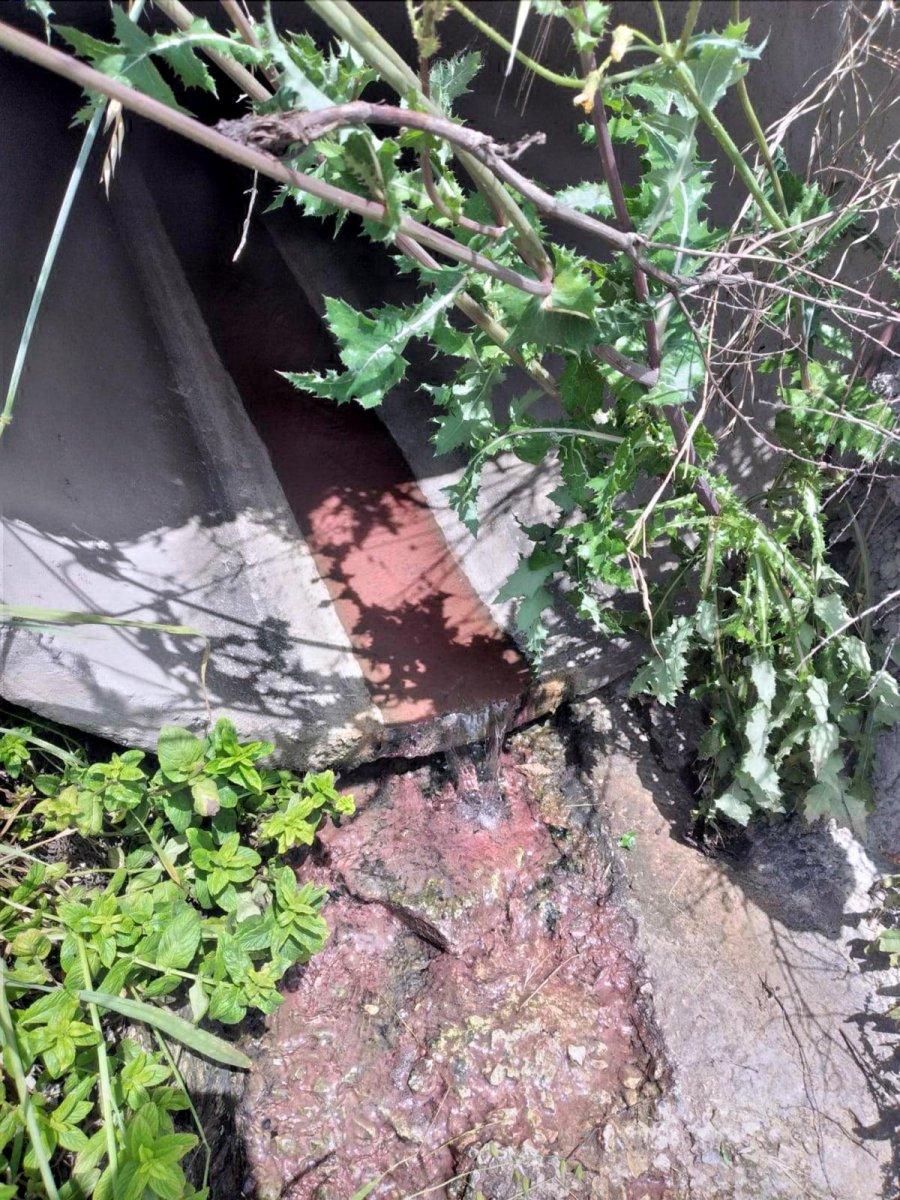 Tekirdağ'da Çorlu Deresi'ne dökülen su kanalı kırmızıya döndü