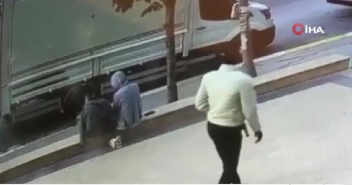 Esenyurt'ta cep telefonu hırsızlığı