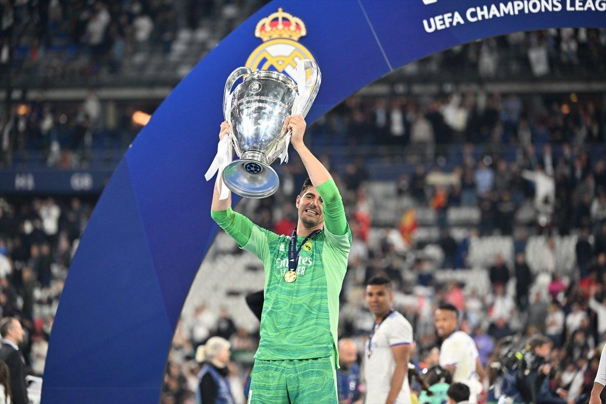 Muhammed Salah final maçında Courtois'ı geçemedi