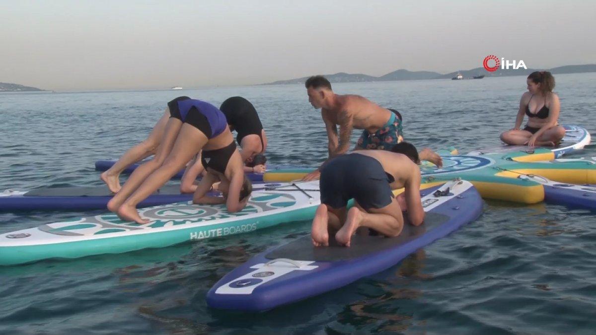 Caddebostan Sahili’nde yoga keyfi