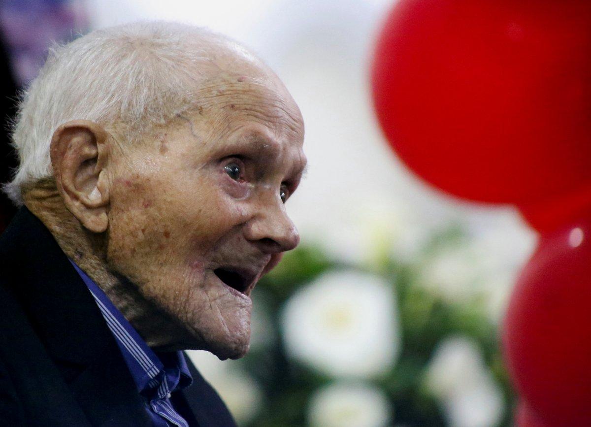 Dünyanın en yaşlı adamı 113'üncü yaşını kutladı