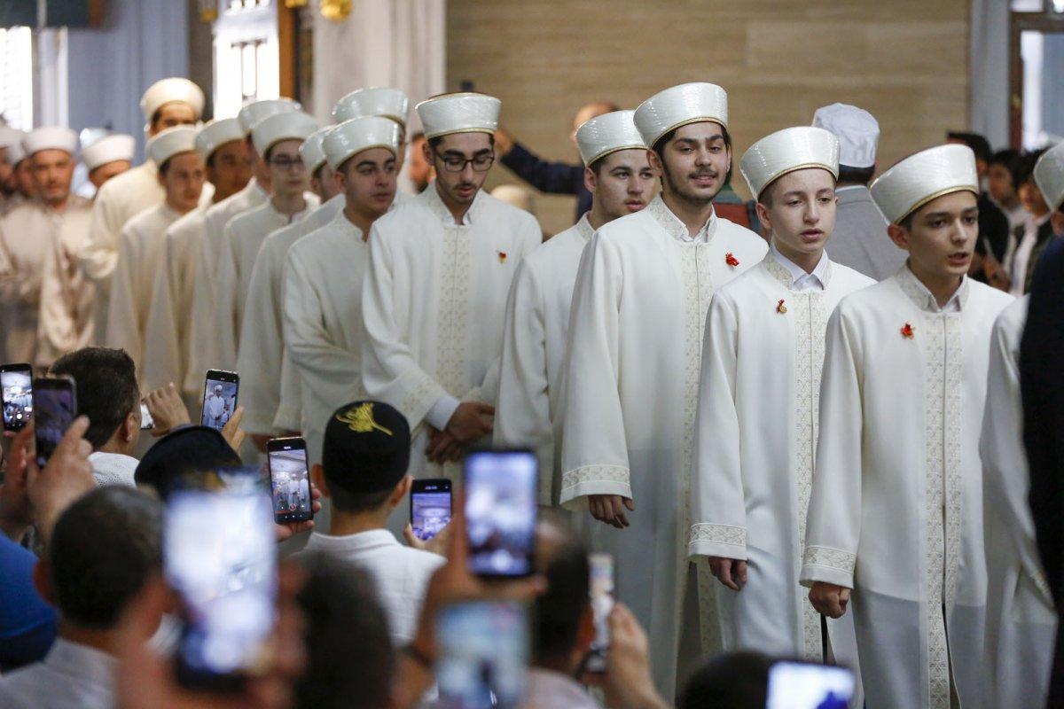 Yeşil Cami Kuran Kursu'ndaki 393 hafız, icazetle taçlandı