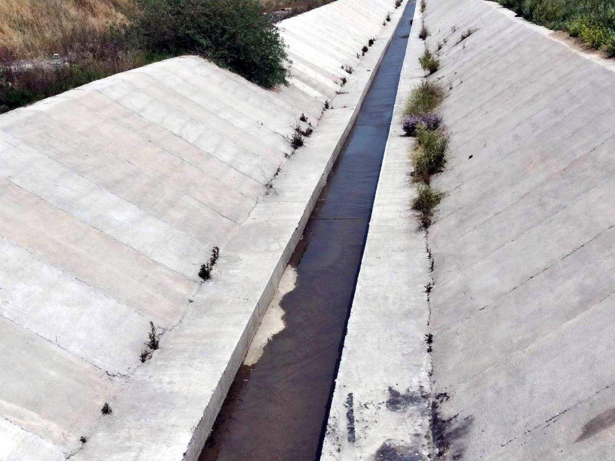 Tekirdağ'da Çorlu Deresi'ne dökülen su kanalı kırmızıya döndü