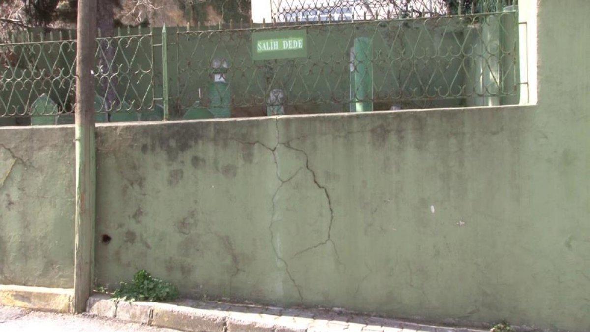 İstanbul'un fethinde görev alan askerin kabri harabeye döndü