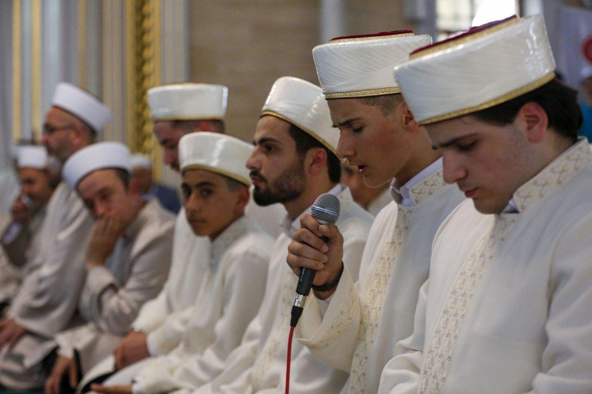 Yeşil Cami Kuran Kursu'ndaki 393 hafız, icazetle taçlandı