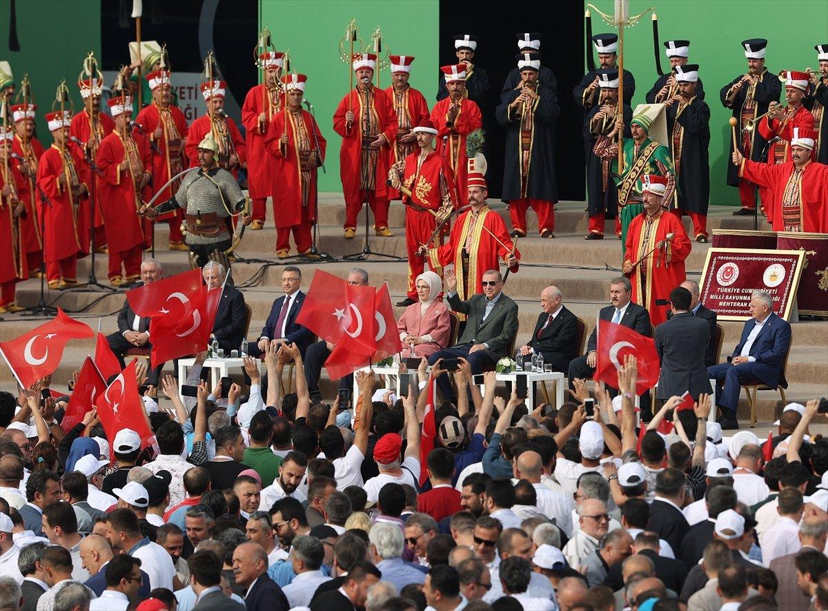 İstanbul'daki fetih kutlamalarına 560 bin kişi katıldı