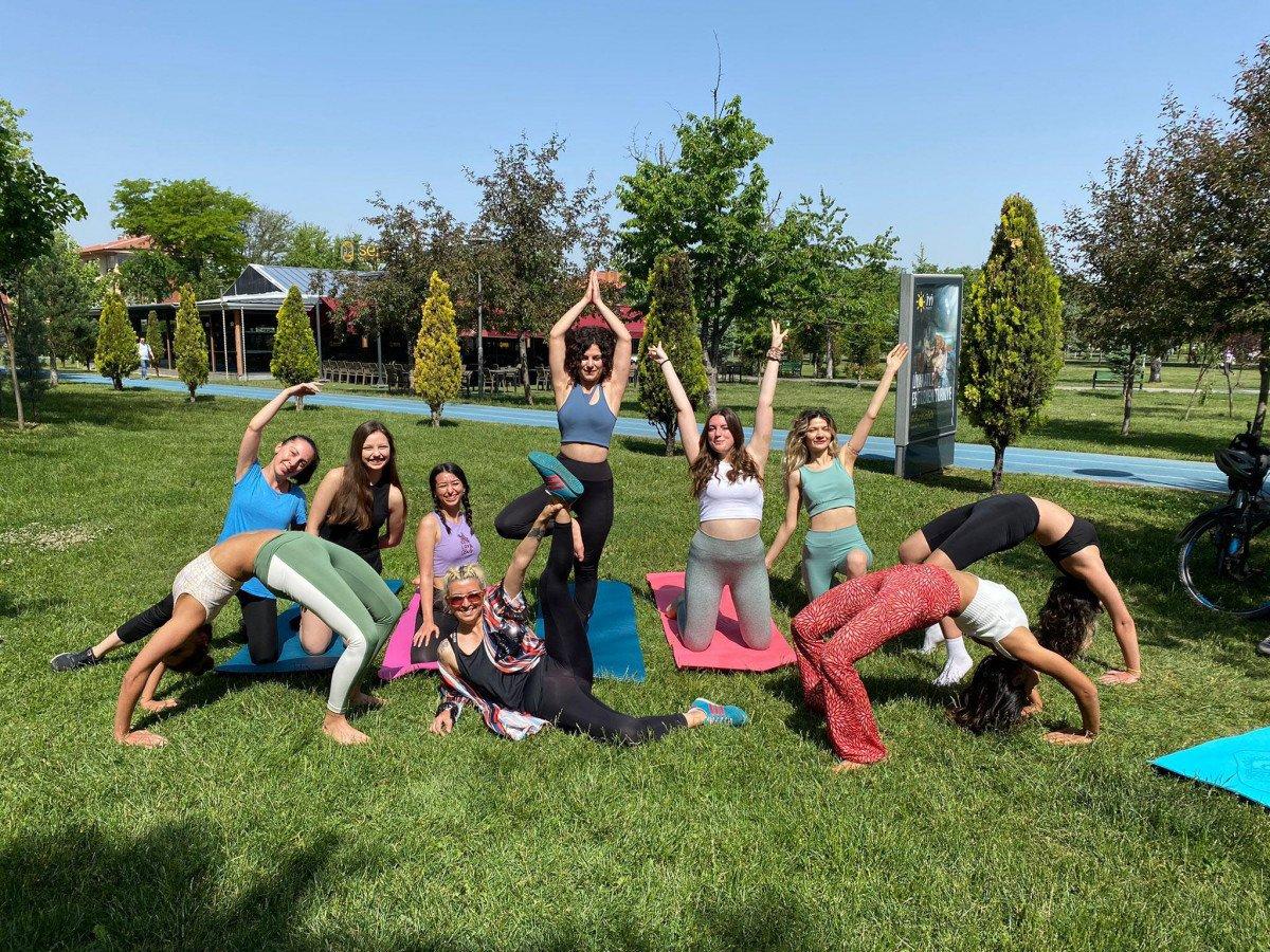 Eskişehir’deki parkta yoga yaptırılmadı