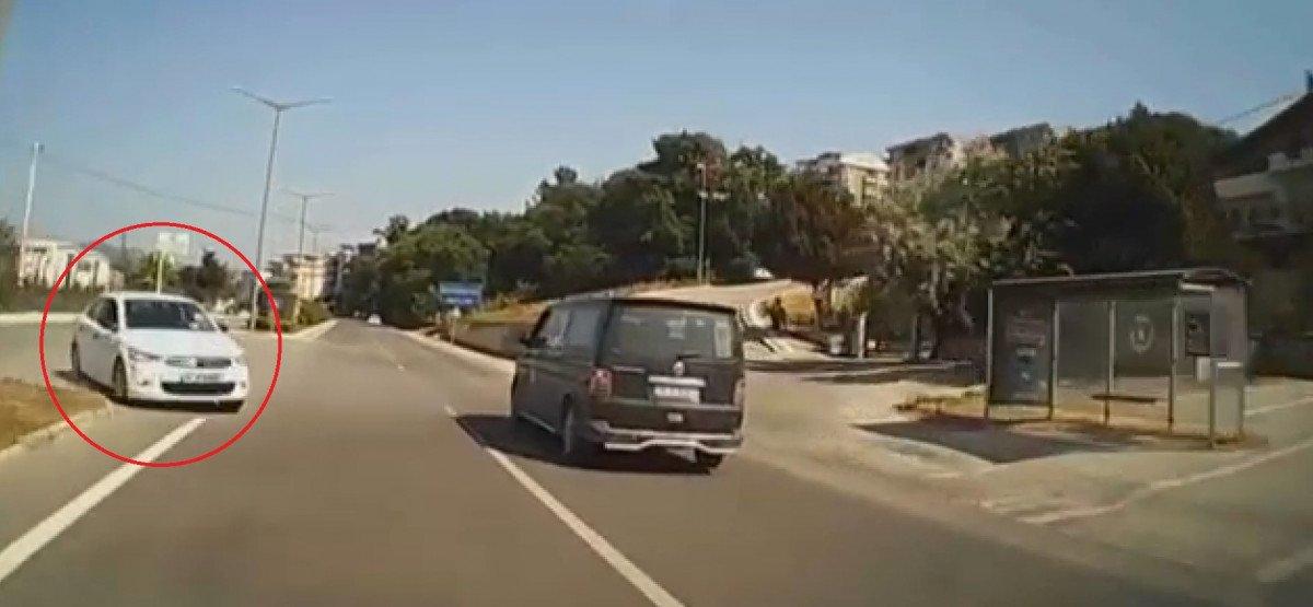 Bursa'da araç kamerasına yansıyan kaza