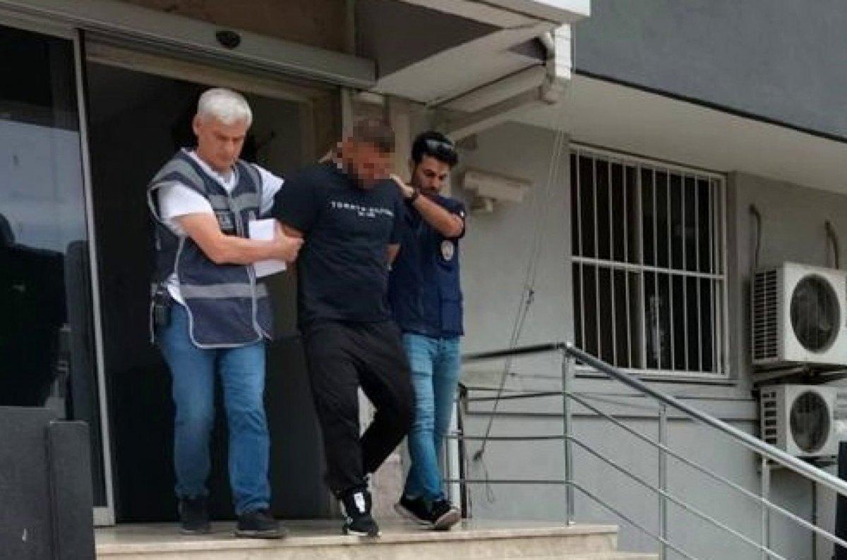 İzmir'de motosikletli şahıs, ceza yazan polise saldırdı