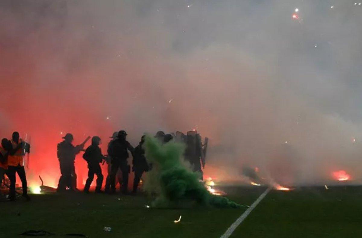 Saint-Etienne, Ligue 2'ye düştü