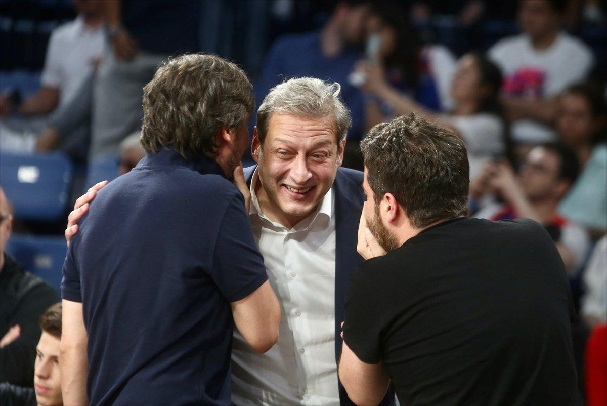 Galatasaray'da Burak Elmas, Sinan Erdem'i terk etti