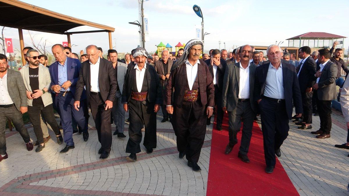 Van'da aşiret düğününde 7 milyon liralık takı takıldı