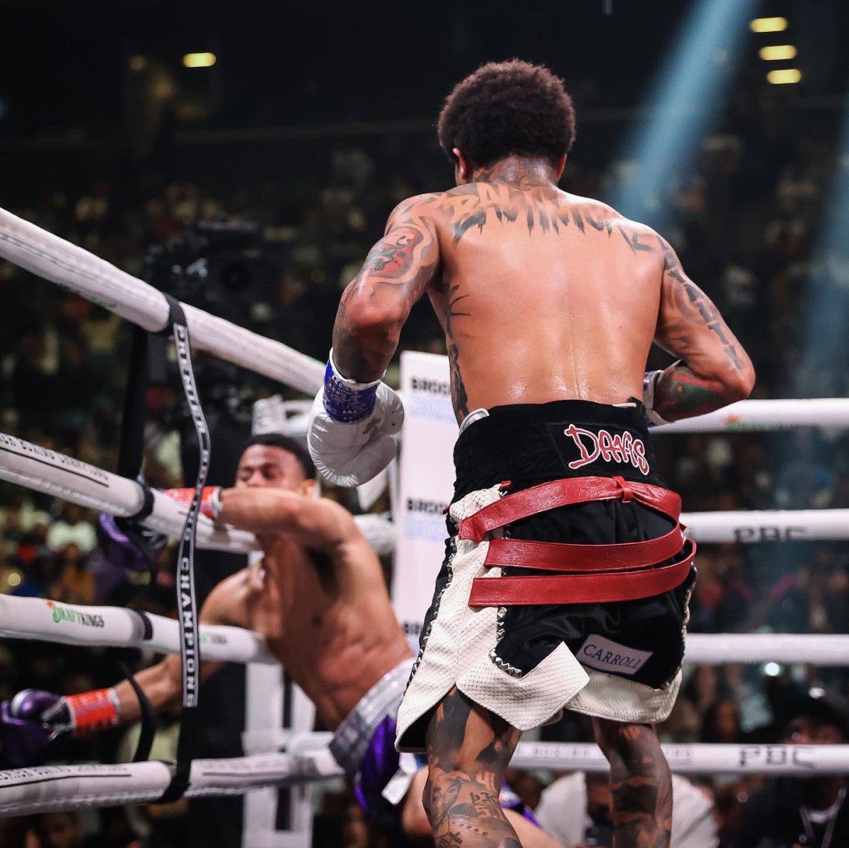 Mayweather'in öğrencisi Gervonta Davis nakavtla kazandı