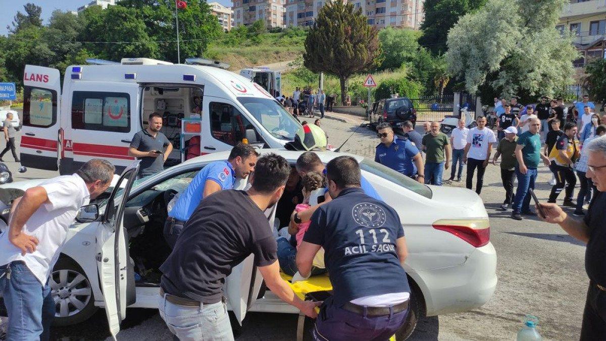 Bursa'da araç kamerasına yansıyan kaza