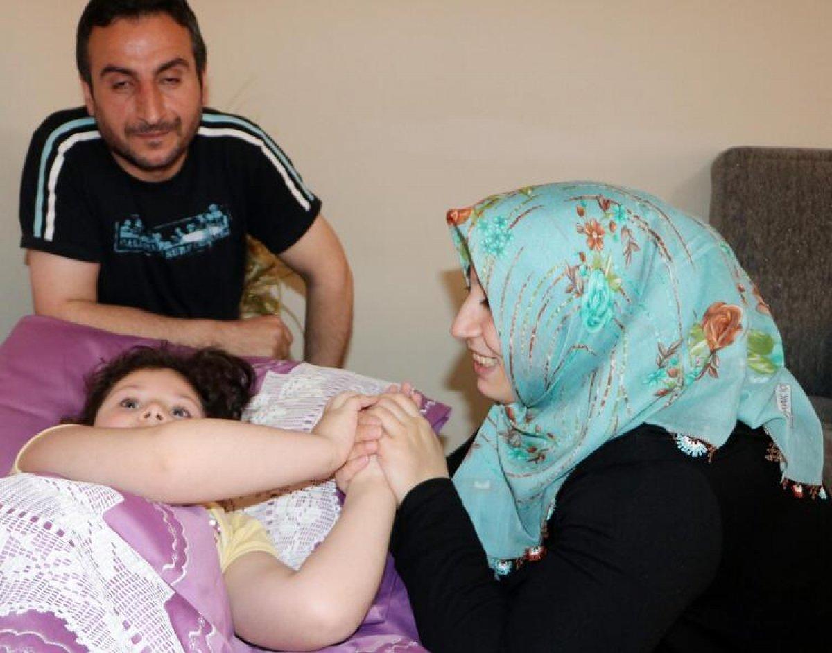 Erzurum'da 6'ncı kattan düşen Azra, olay anını hatırlamıyor