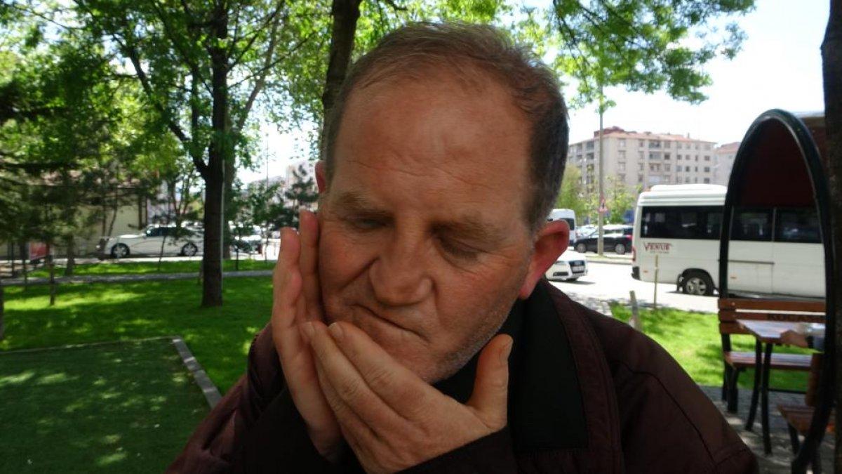 Kayseri'de sürekli kaşınan adam yardım bekliyor