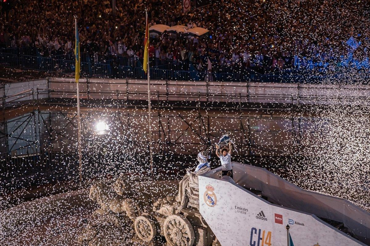 Şampiyonlar Ligi şampiyonu Real Madrid, 14'üncü kupa zaferini doyasıya kutladı