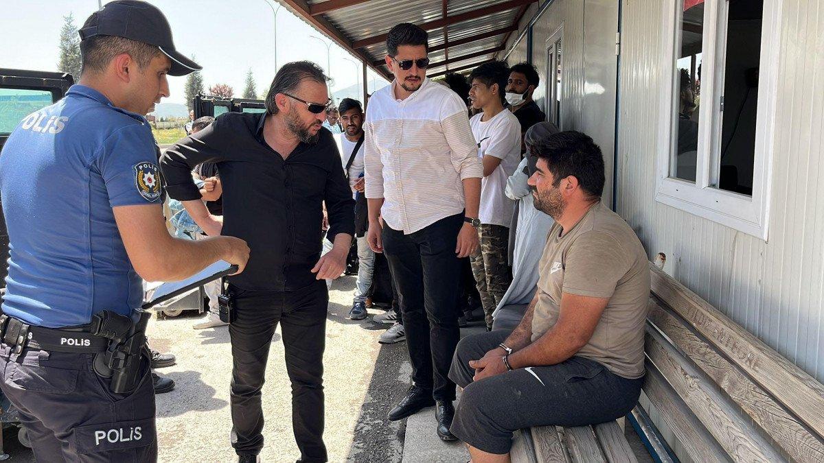 Kütahya'da kamyonun kasasından 92 düzensiz göçmen çıktı