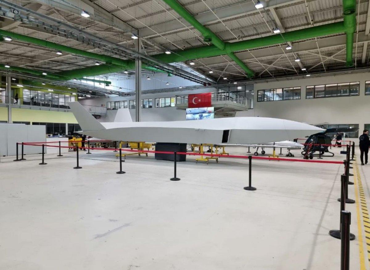 Selçuk Bayraktar, Kızılelma'nın ilk uçuş tarihini açıkladı