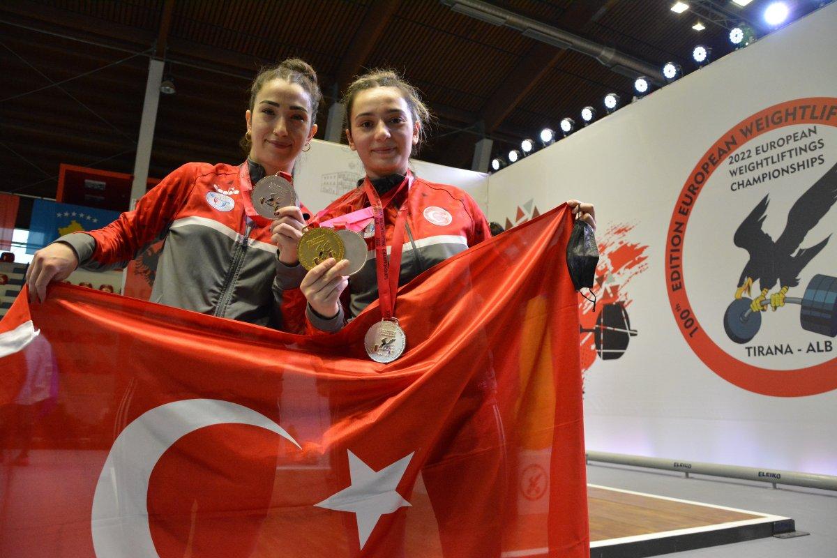 Millilerimizden halterde 1 altın 3 gümüş