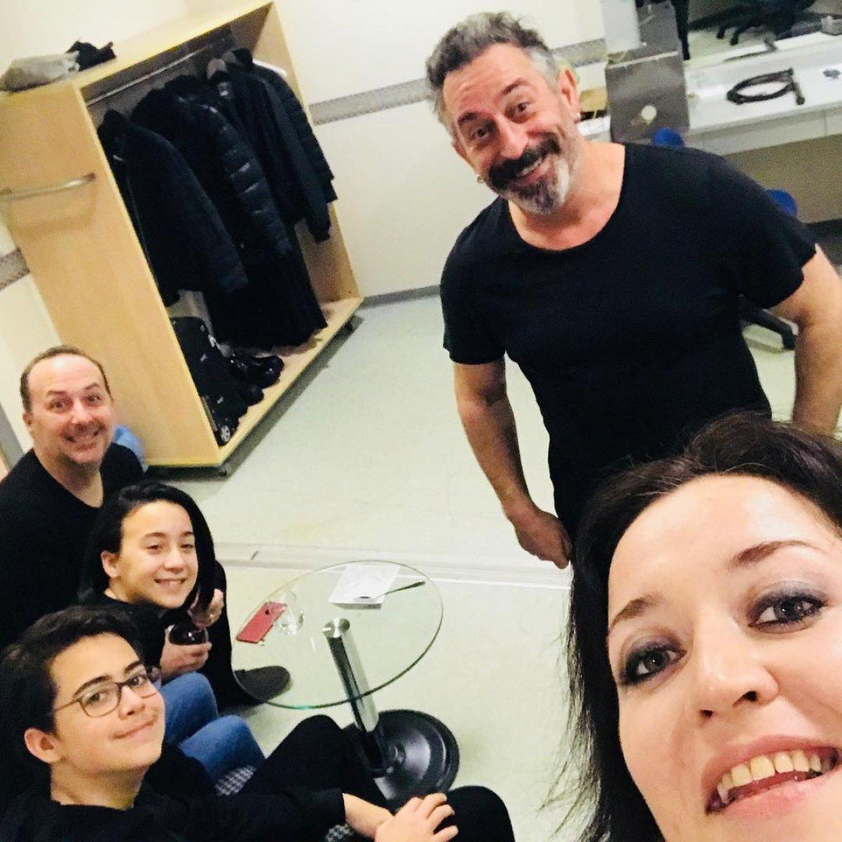 Tolga Çevik, eşine evlilik teklifi etti