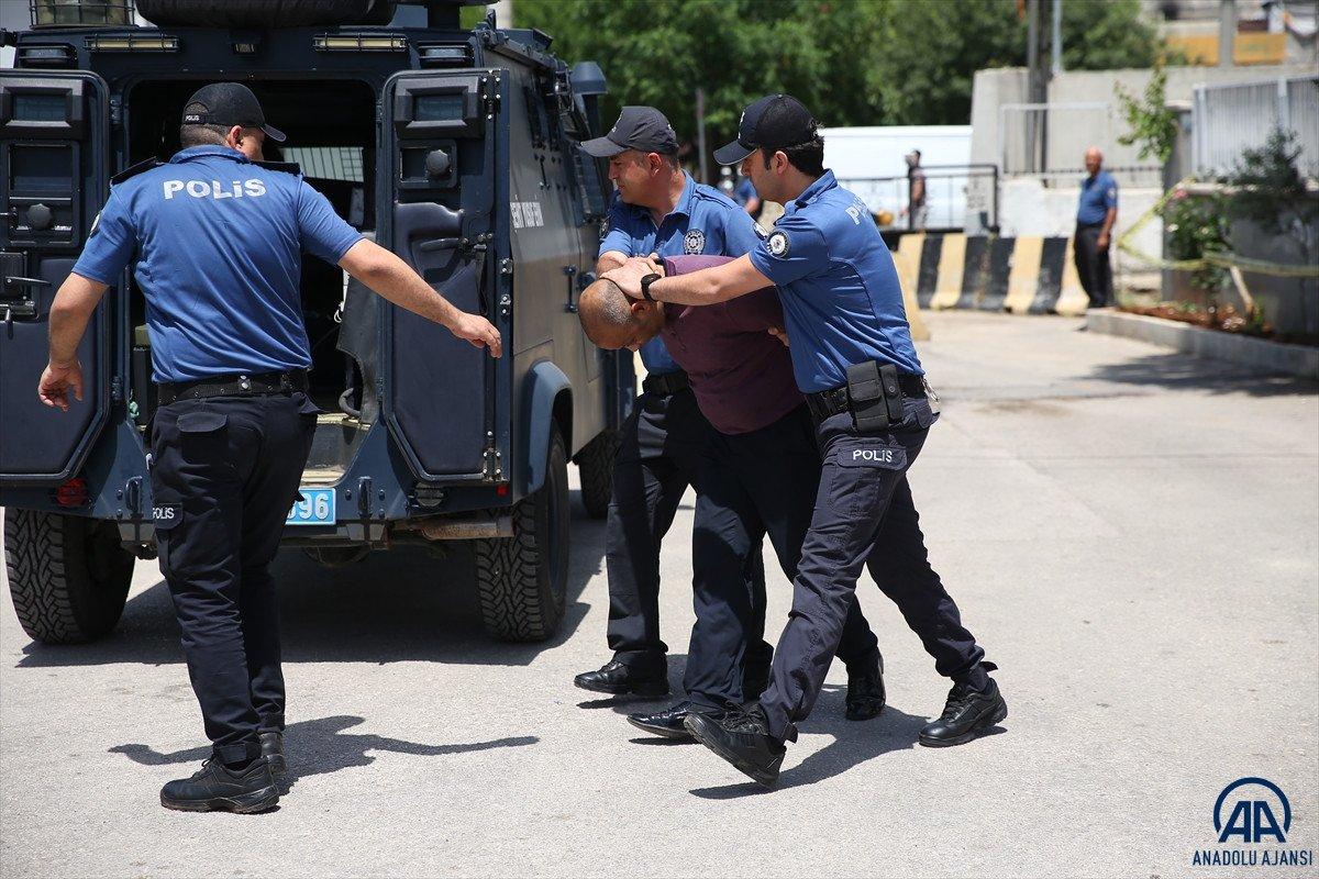 Gaziantep'te yaşlı kadına tekme atan şahıs adliyeye sevk edildi