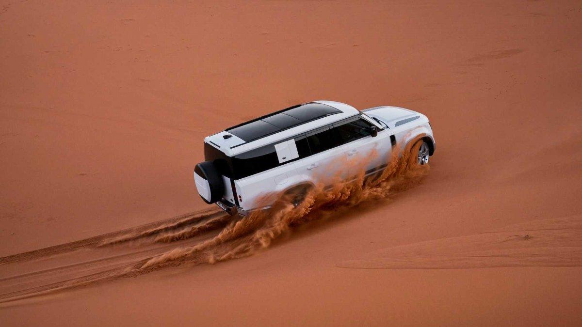 Land Rover Defender 130