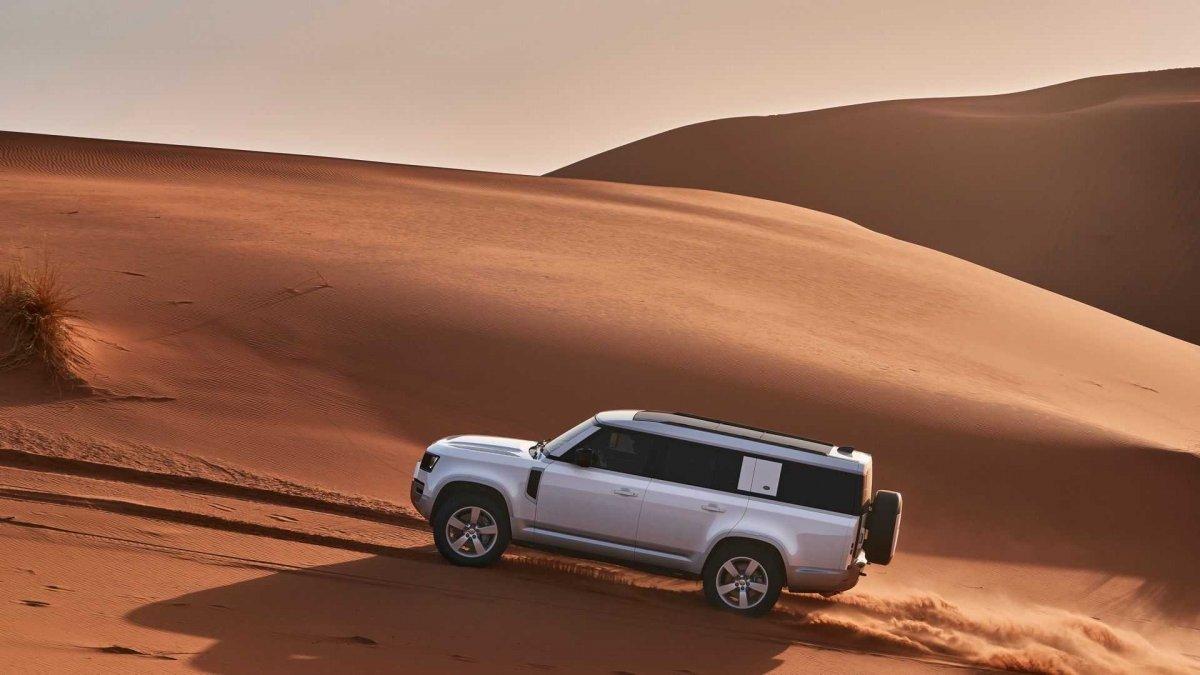 Land Rover Defender 130