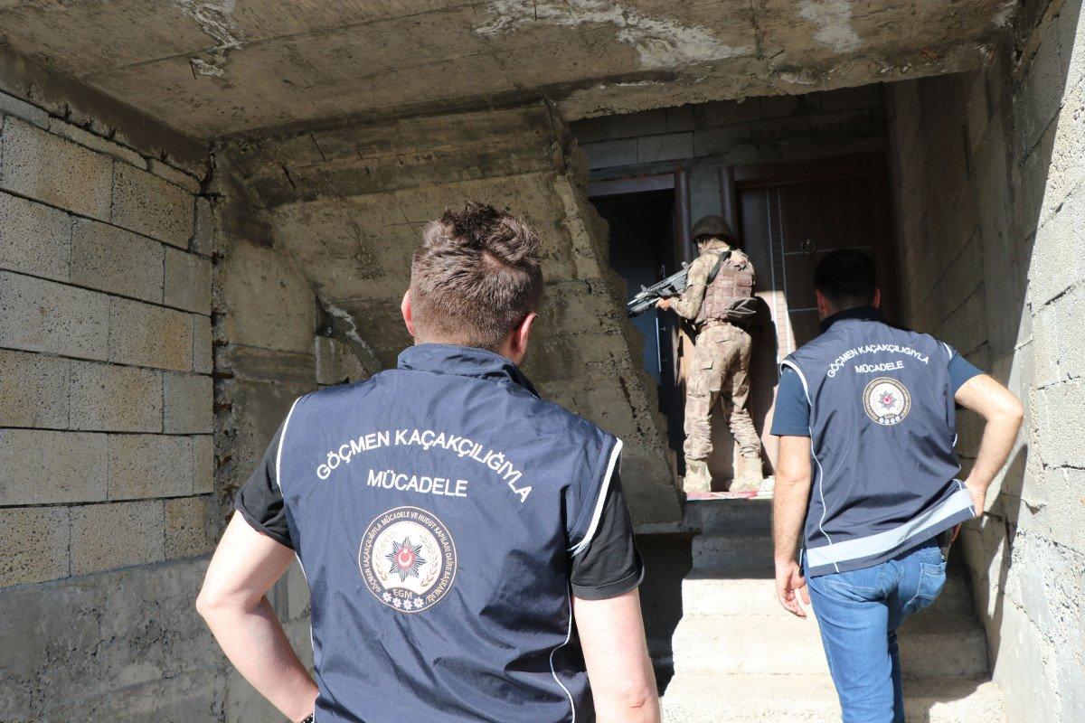 Van polisi 13 kaçak göçmen yakaladı