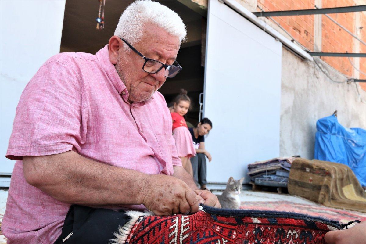 Antalya'da el dokuması halılar, tarlalara serildi