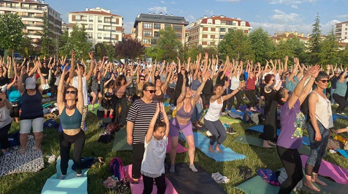Eskişehir'de kadınlardan yoga yasağı tepkisi