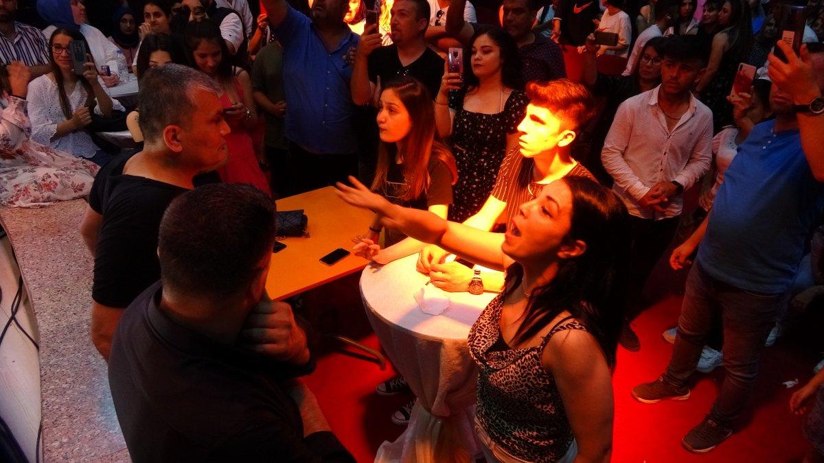 Burak Bulut ve Kurtuluş Kuş, sahneye çıkmayınca tepki gördü