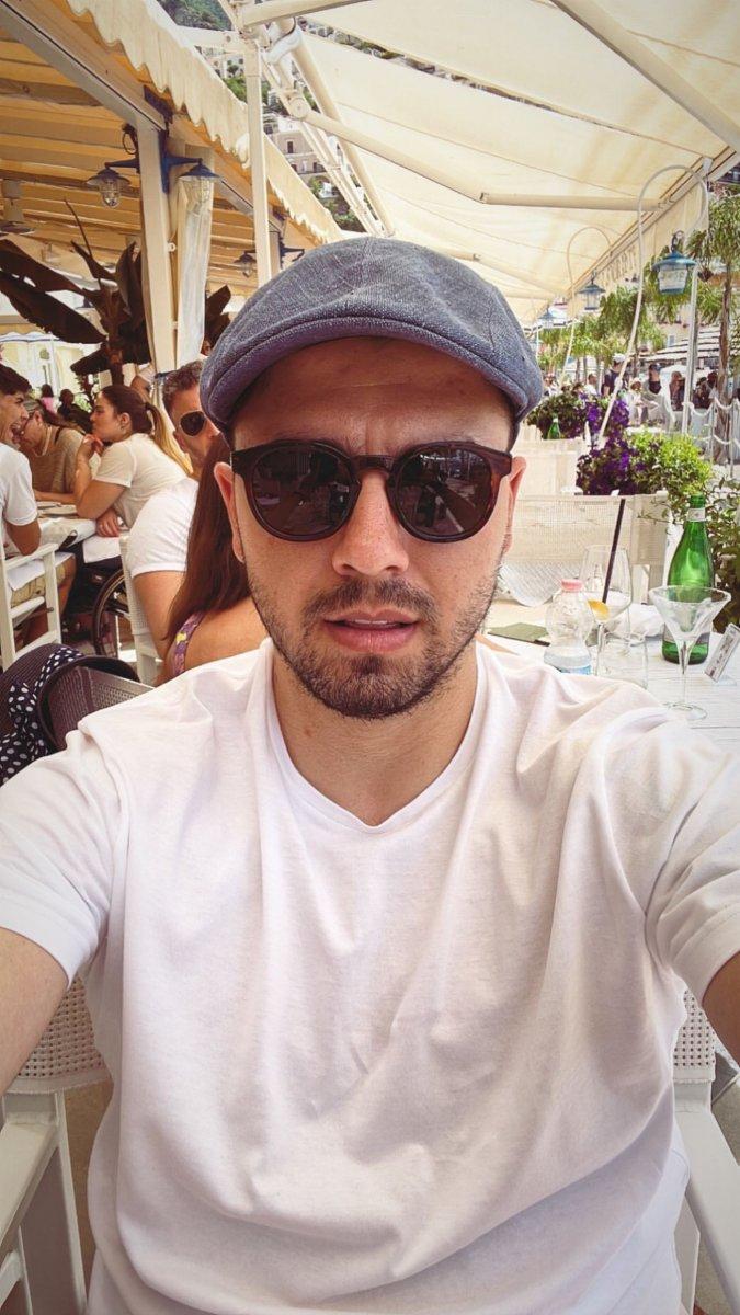 Ozan Tufan'dan kasketli paylaşım