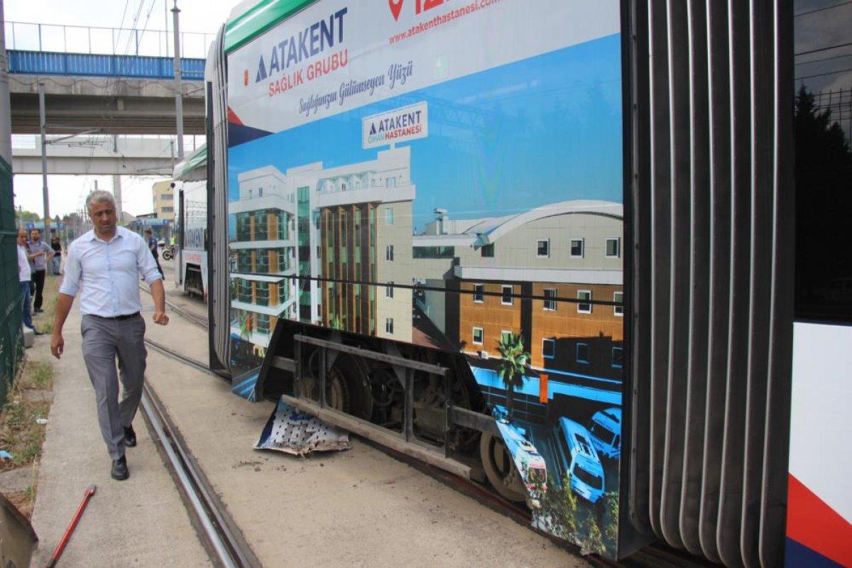 Kocaeli'de iki tramvay çarpıştı