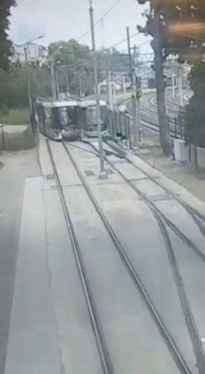 Kocaeli'de iki tramvay çarpıştı