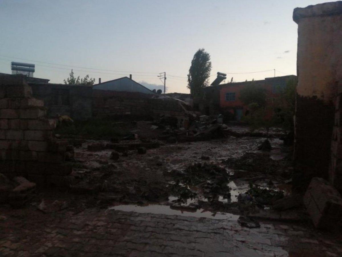 Ağrı'da sele kapılan çocuk yaşamını yitirdi